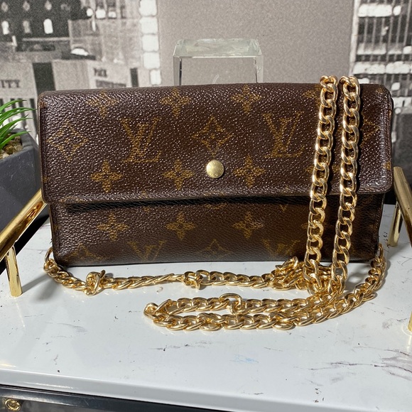 Authentic Louis Vuitton Monogram International Wallet - Picture 2 of 15